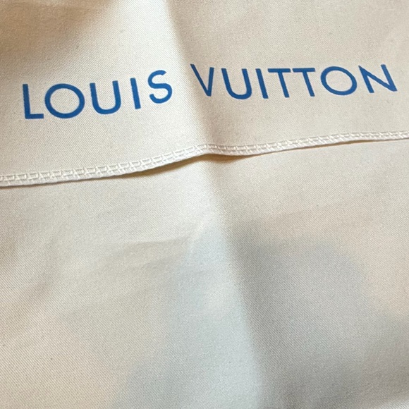 LV crossbody bag - Picture 6 of 6